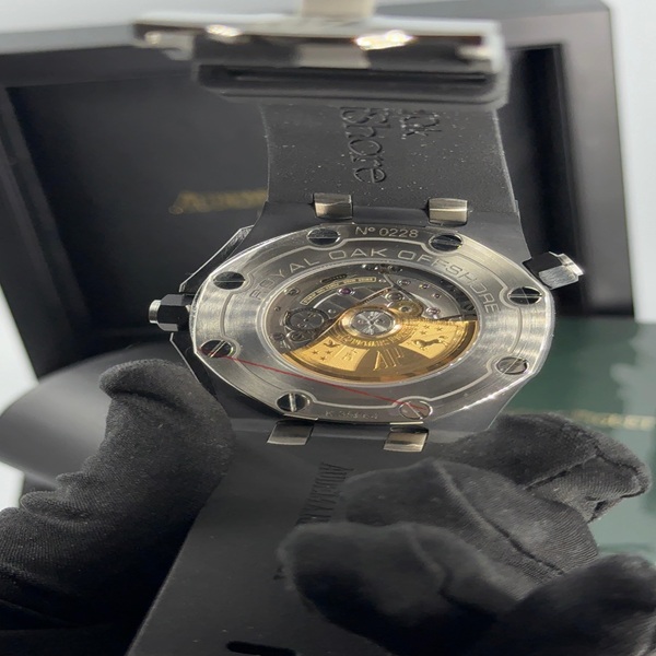 AUDEMARS PIGUET ROYAL OAK OFFSHORE DIVER BLACK DIAL WITH BLACK BEZEL WITH BLACK RUBBER STRAP 42mm SWISS MOVEMENT