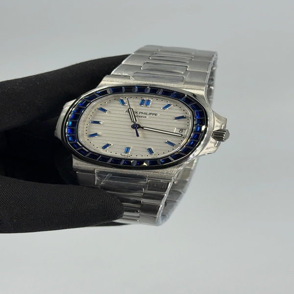 PATEK PHILIPPE NAUTILUS 5711/111P-001 WITH BLUE SAPPHIRE IN PLATINUM SWISS MOVEMENT