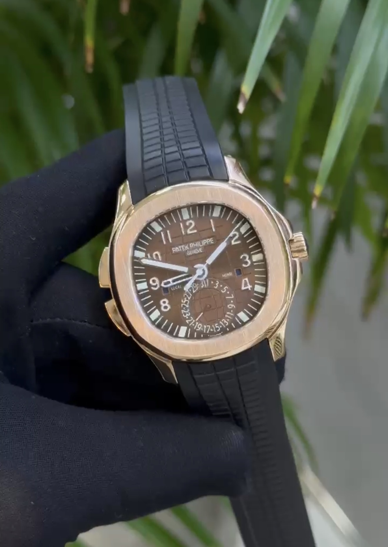 PATEK PHILIPPE AQUANAUT TRAVEL TIME WITH STAINLESS STEEL CASE WITH BROWN DIAL AND STRAP. Super master premium 1:1