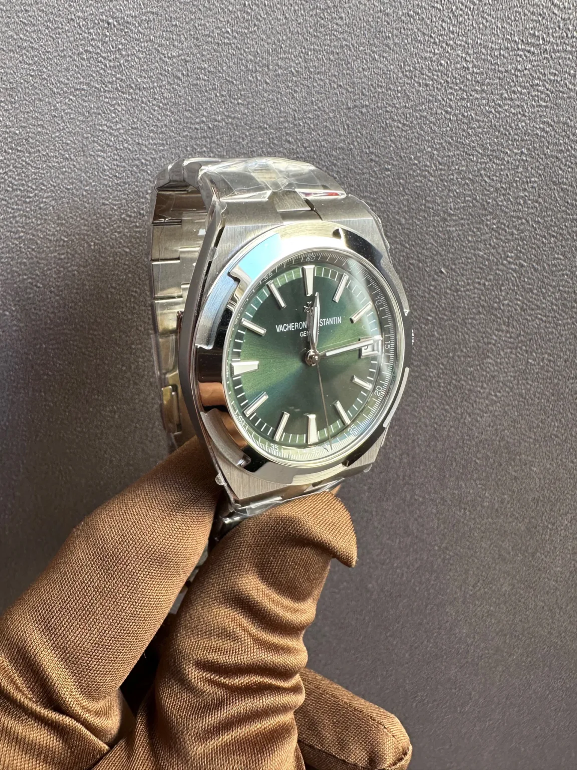 Vacheron Constantin Overseas Green Dial Super master premium 1:1